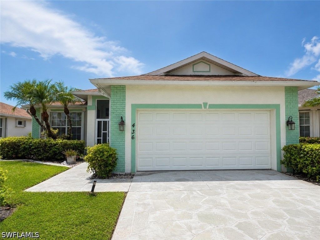 436 Crossfield Cir, Naples