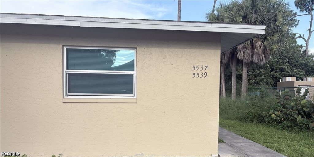 5537 10th Ave, Fort Myers