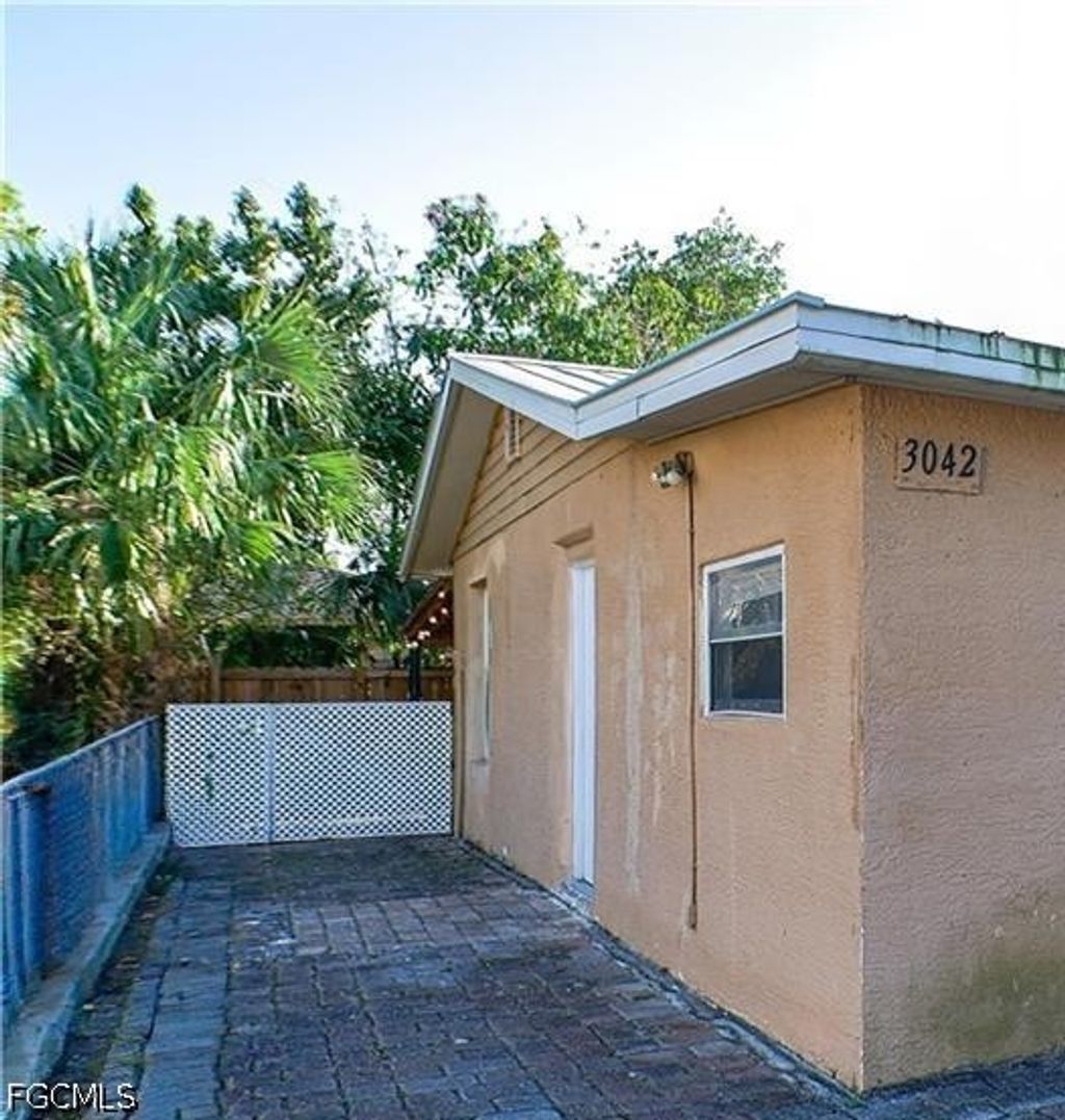 3042 Douglas Ave, Fort Myers