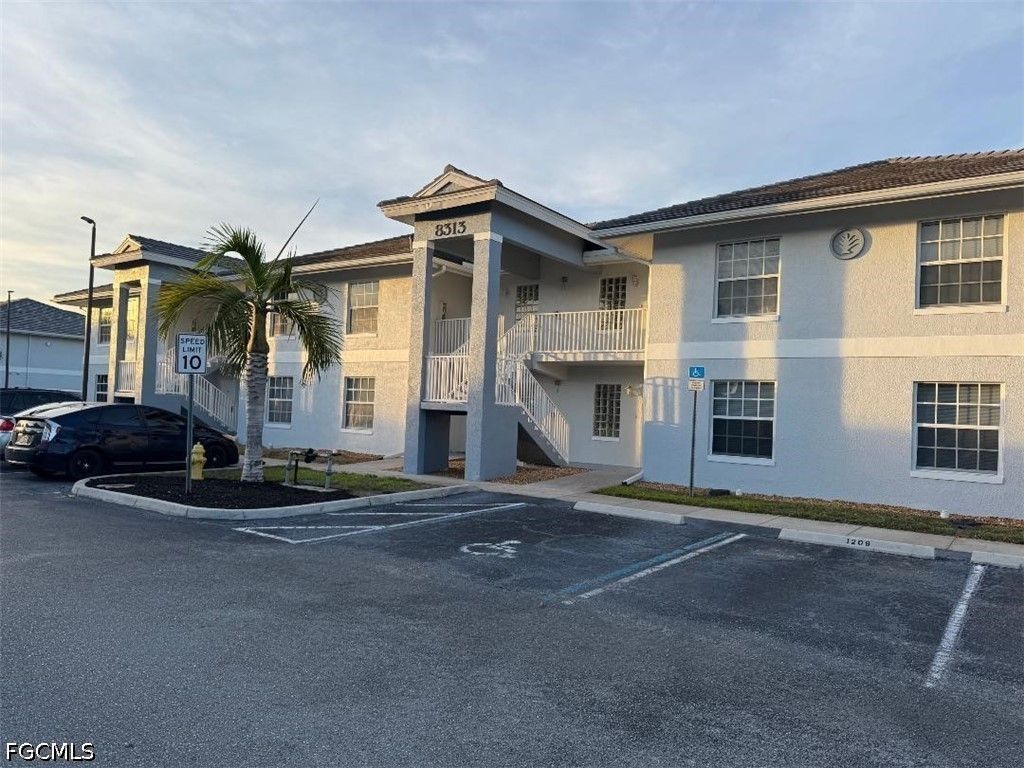 8313 Bernwood Cv Loop 1205, Fort Myers