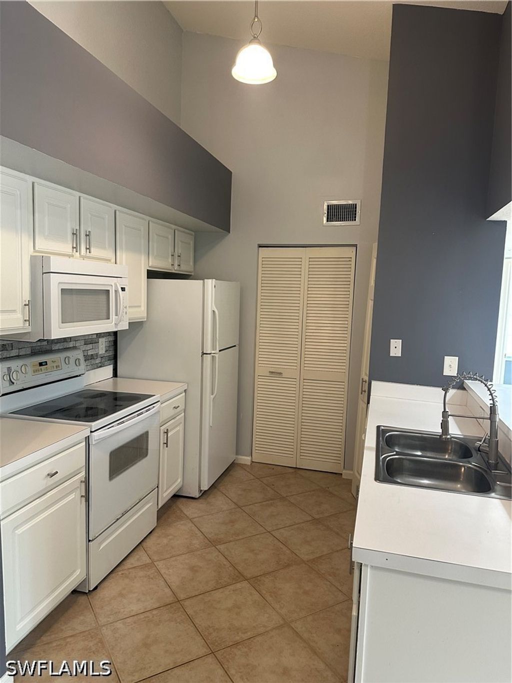 4121 Residence Dr 323, Fort Myers