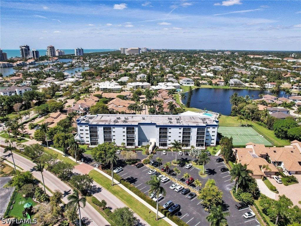 555 Park Shore Dr B403, Naples