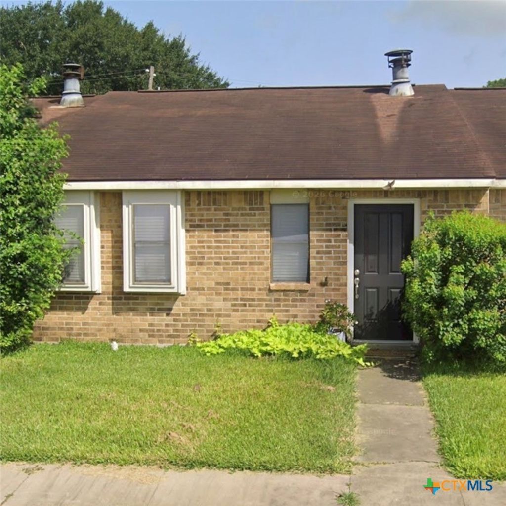 203 Versailles Street, Victoria