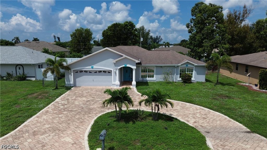 2126 Se 5th Ct, Cape Coral