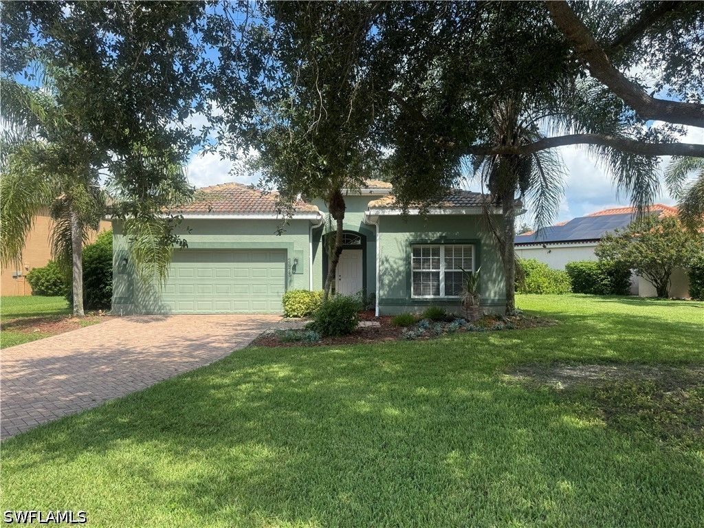 2673 Fishtail Palm Ct, Naples