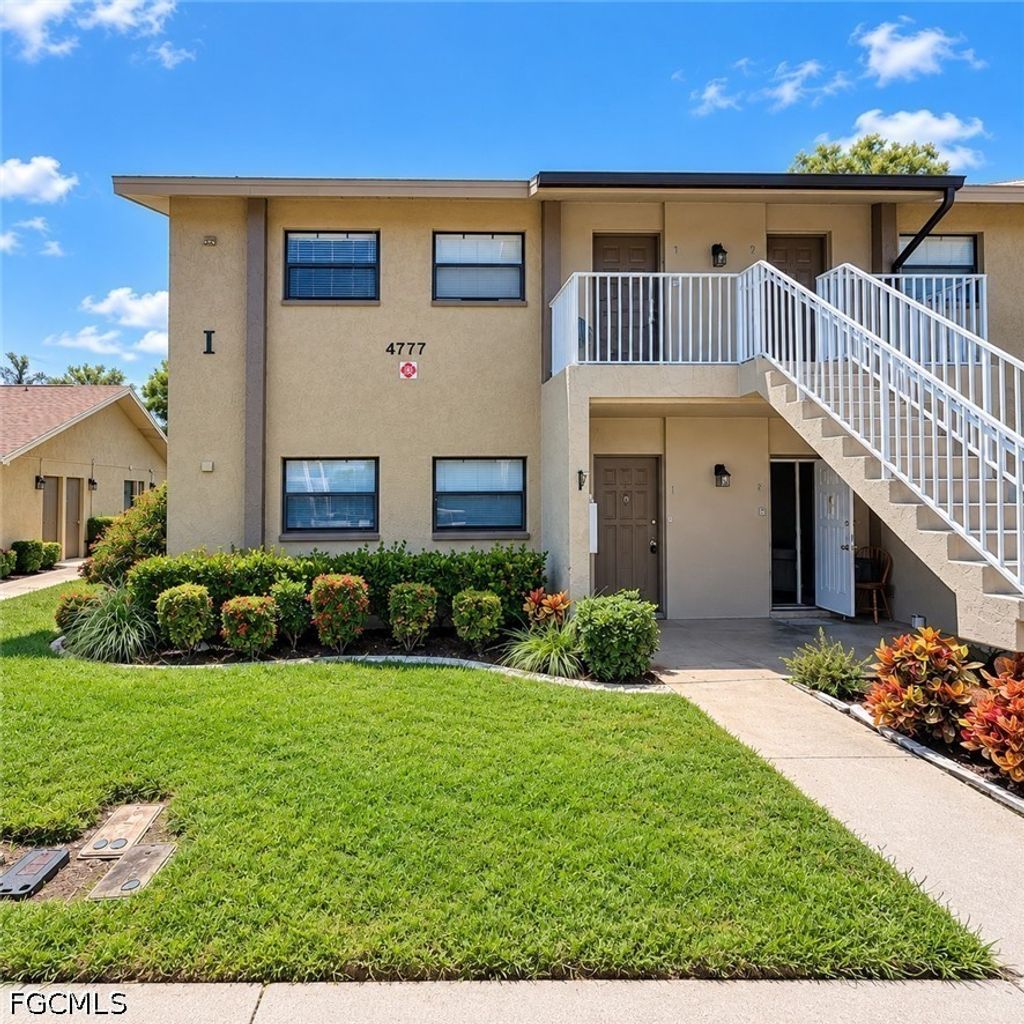 4777 Orange Grove Blvd 1, North Fort Myers