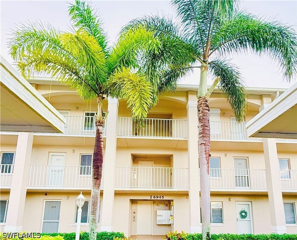 6945 Dennis Cir I206, Naples