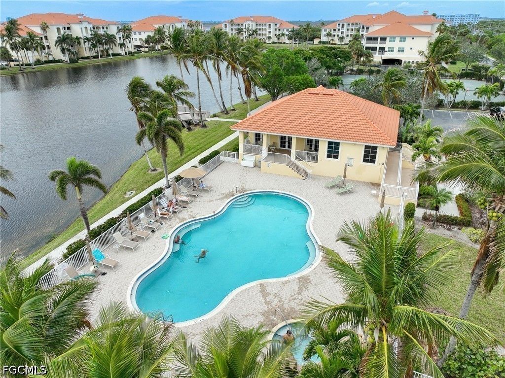 20051 Sanibel View Cir 303, Fort Myers