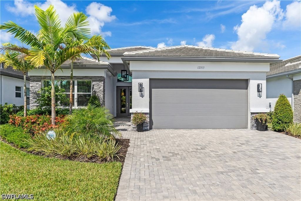 12303 Bonnet Dr, Naples