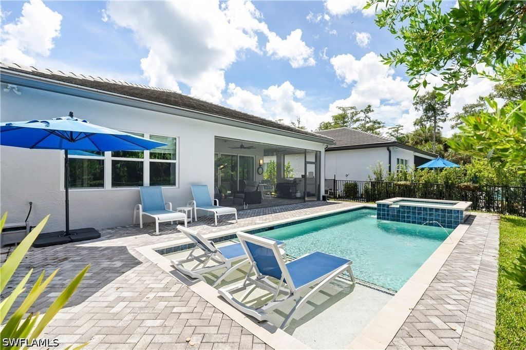 12303 Bonnet Dr, Naples