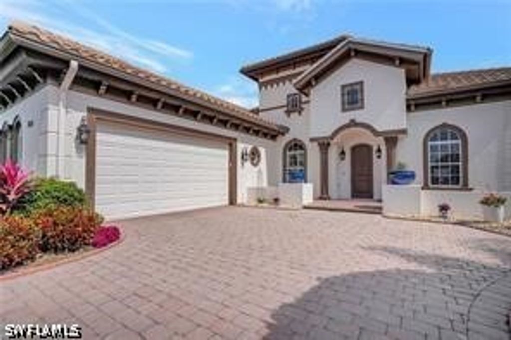 7636 Sussex Ct, Naples