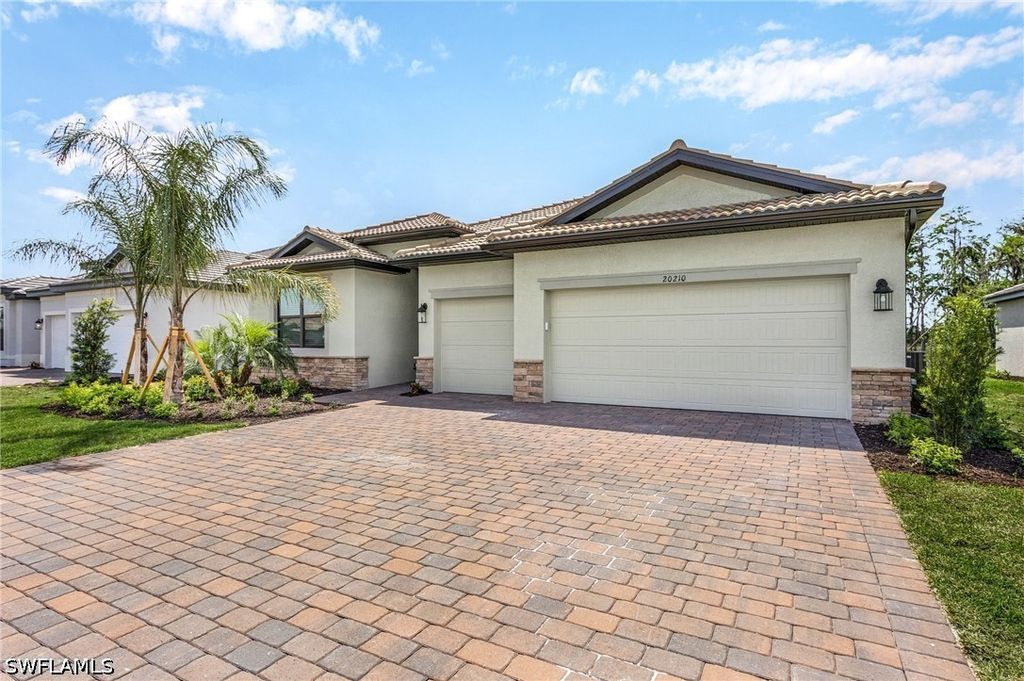 20210 Kingmont Dr, Estero