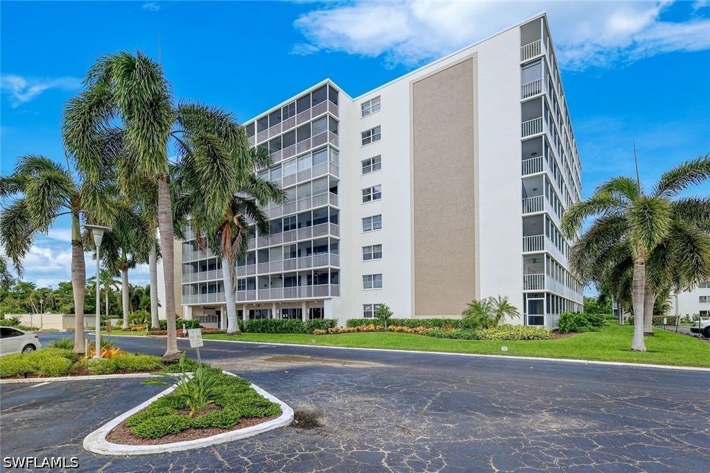 3 Bluebill Ave 206, Naples