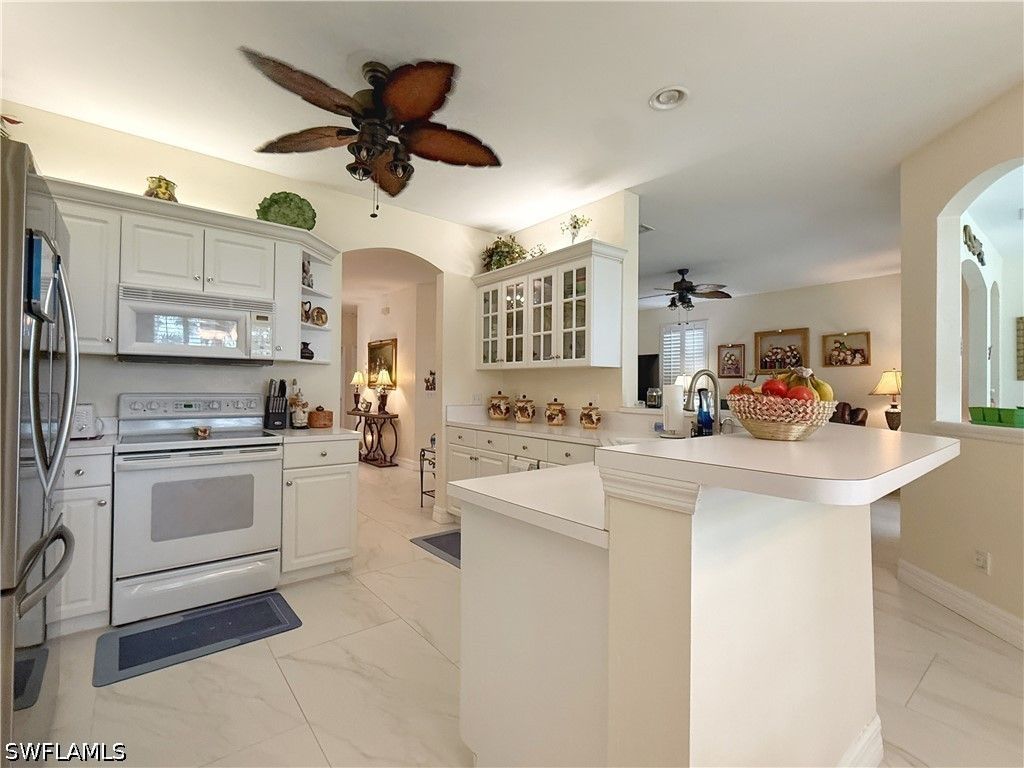 1310 Charleston Square Dr 101, Naples