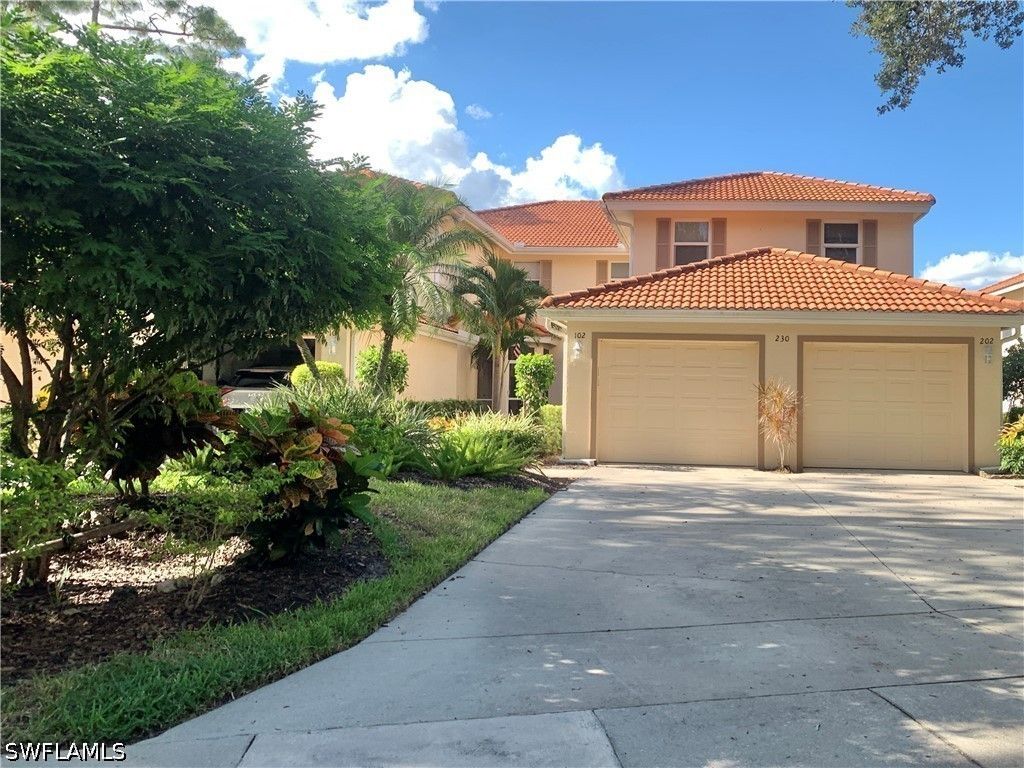 230 Robin Hood Cir 102, Naples