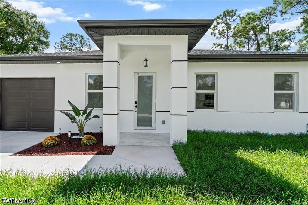 936 Anthony St E, Lehigh Acres