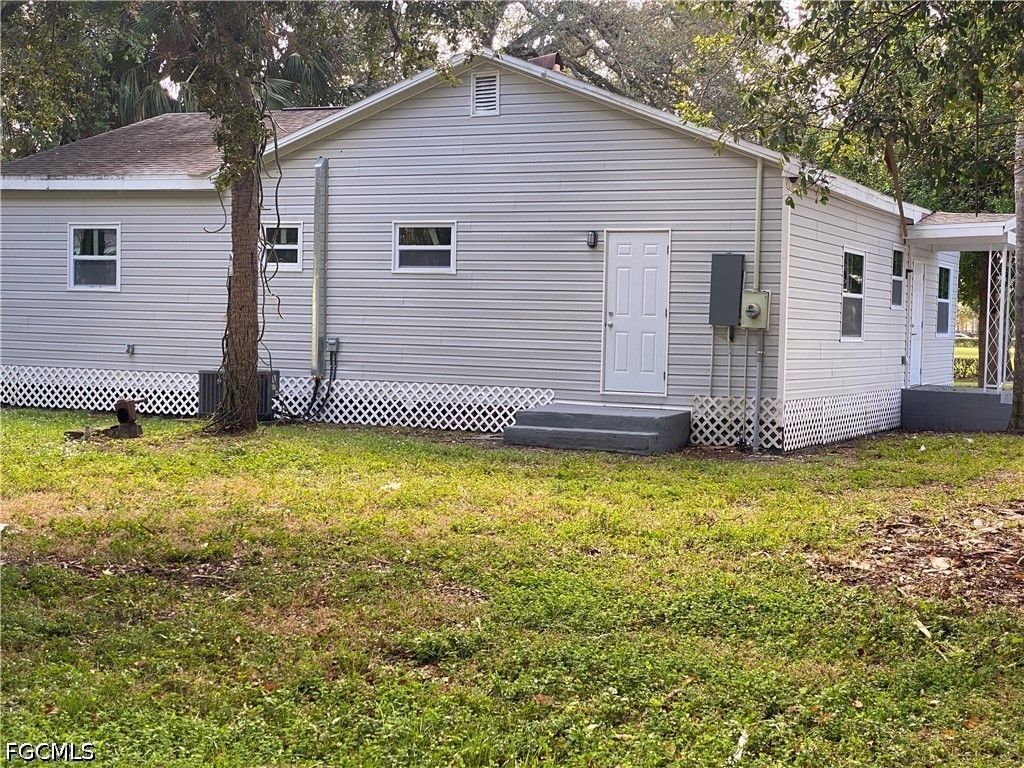 2371 Lafayette St, Fort Myers