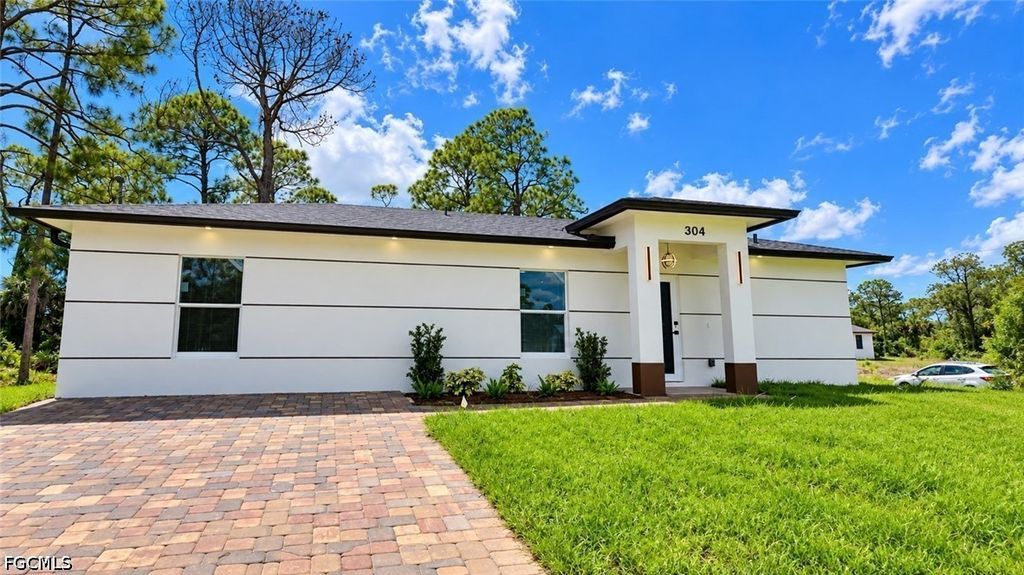 304 Mcarthur Blvd, Lehigh Acres