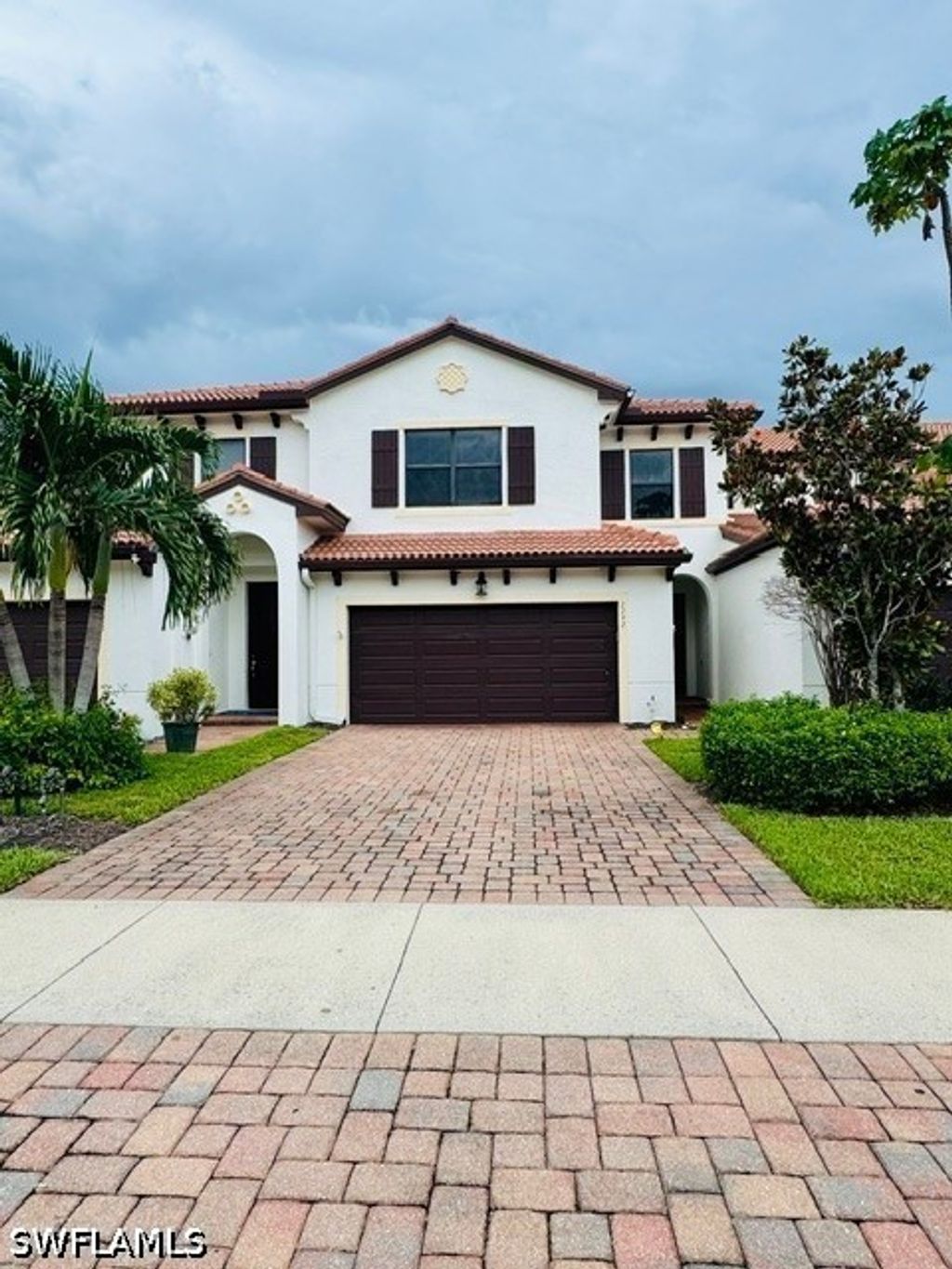 7792 Bristol Cir, Naples