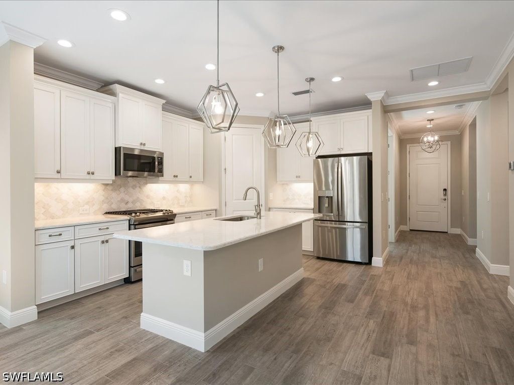 2306 Marquesa Cir, Naples