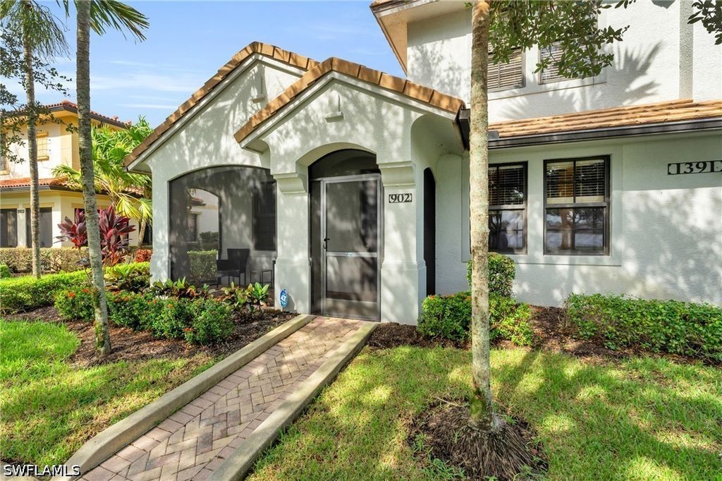 1391 Santiago Cir 902, Naples