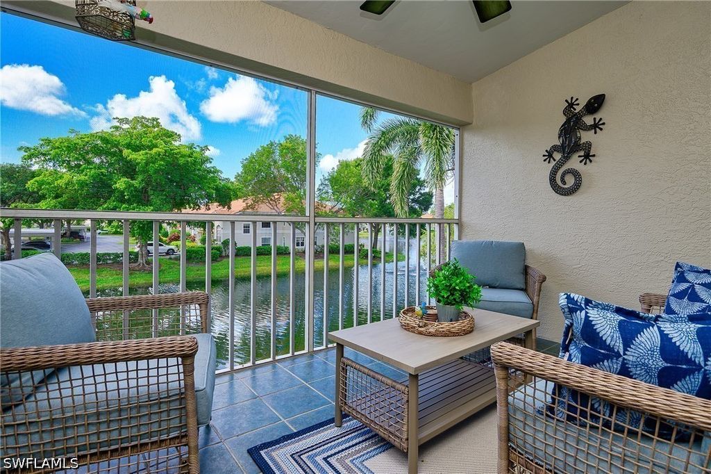 2460 Old Groves Rd E-201, Naples
