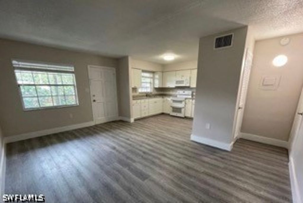 3325 Airport Rd N F4, Naples
