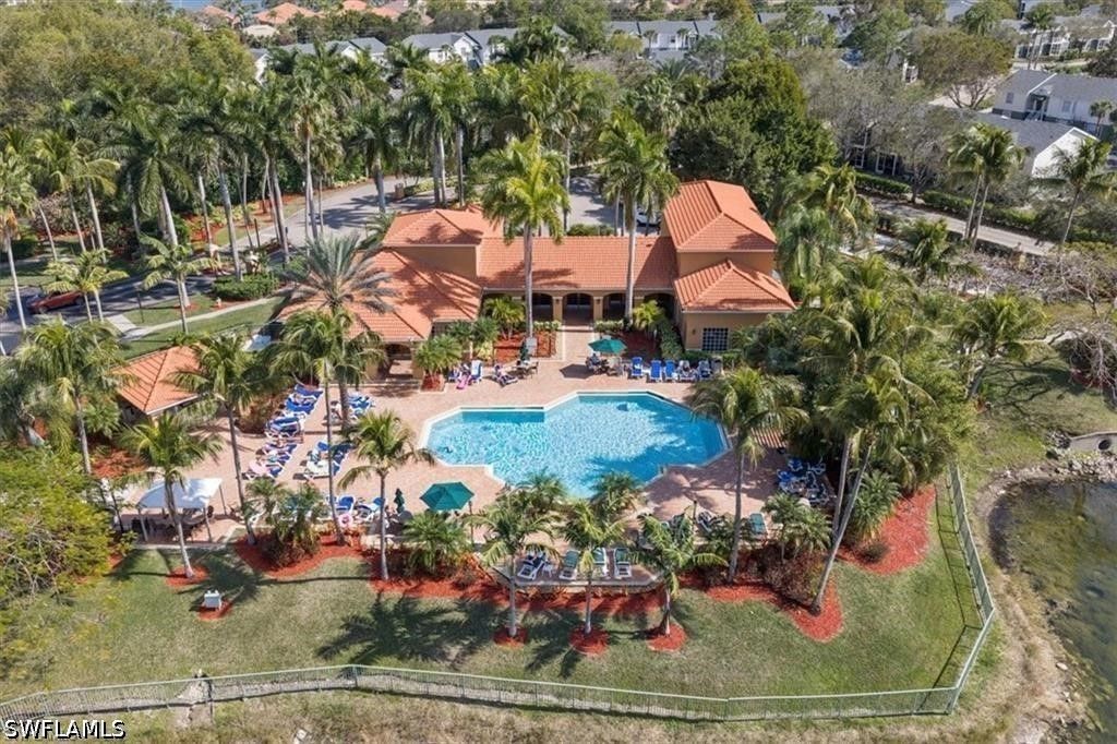 1230 Wildwood Lakes Blvd 202, Naples