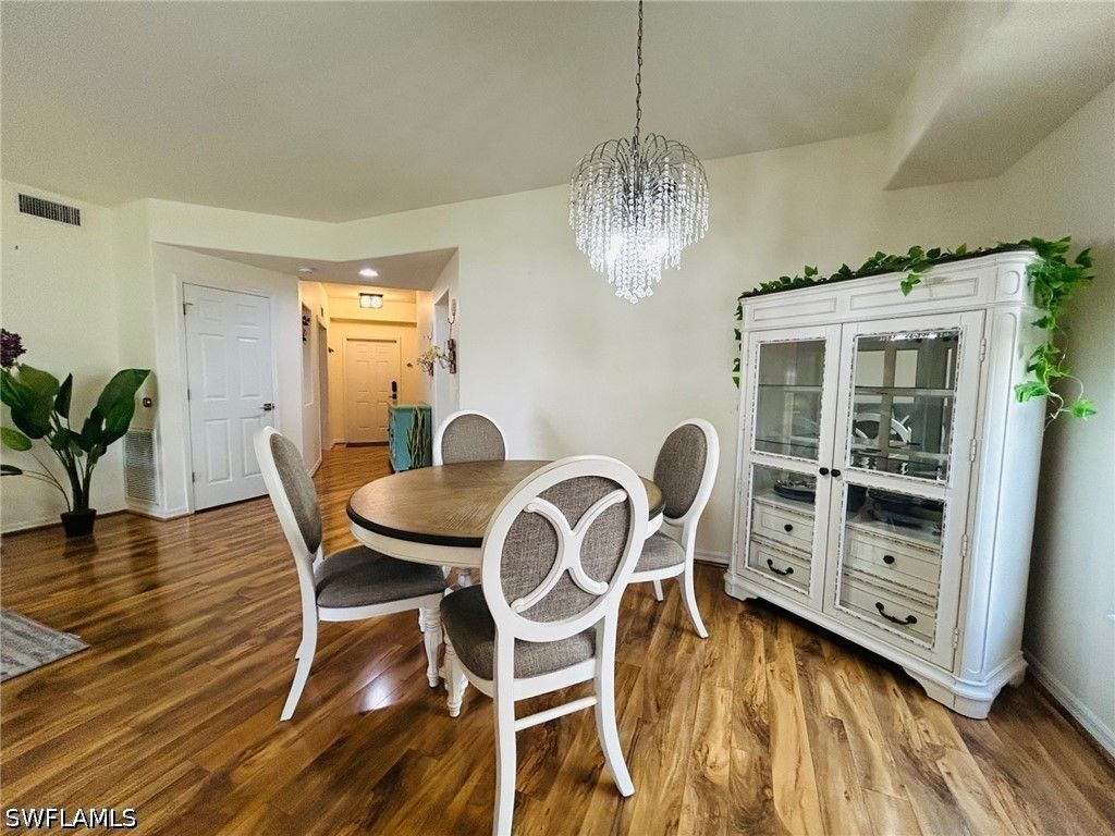1280 Henley St 1607, Naples