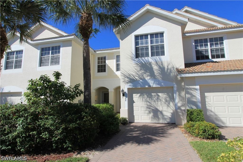 1056 Hampton Cir, Naples