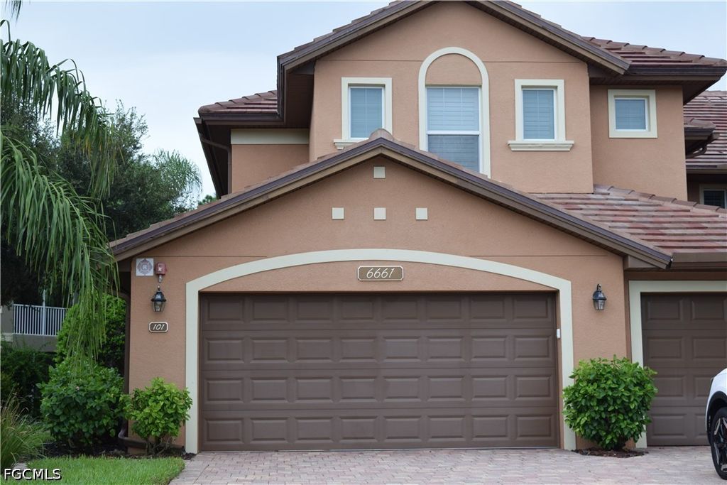 6661 Alden Woods 101, NAPLES