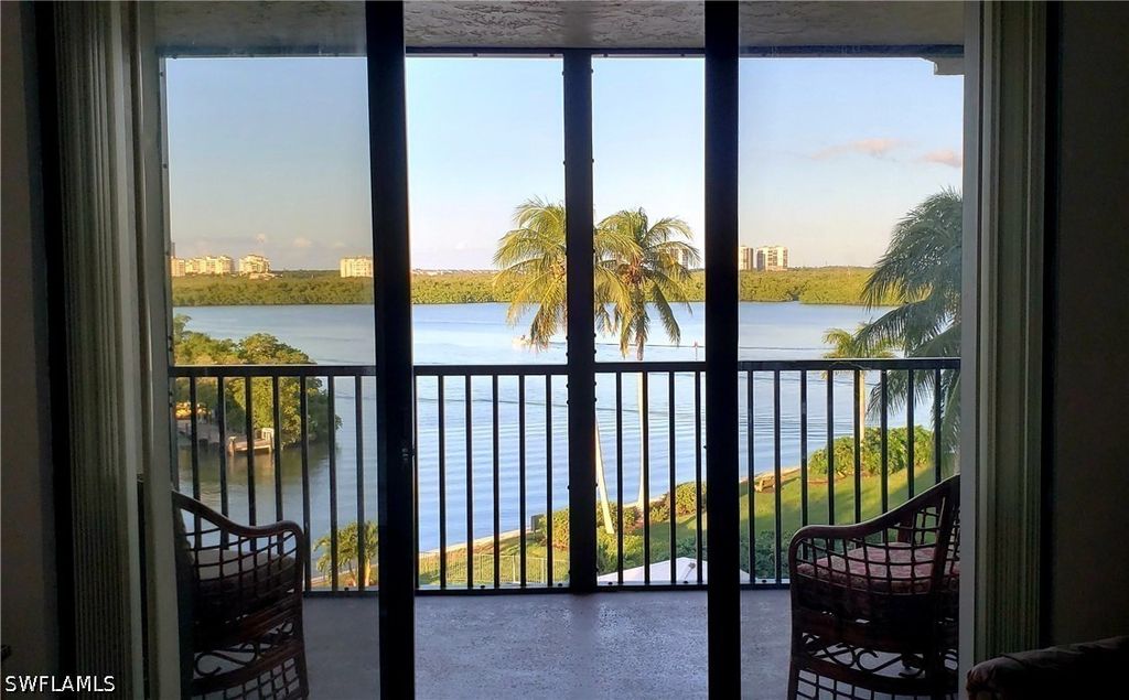 15 Bluebill Ave 406, Naples