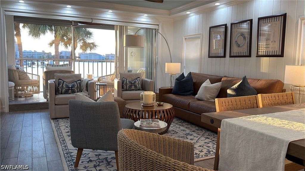 9101 Vanderbilt Dr 204, NAPLES