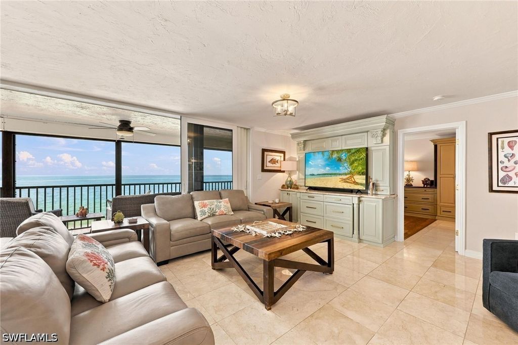 9653 Gulf Shore Dr 502, NAPLES
