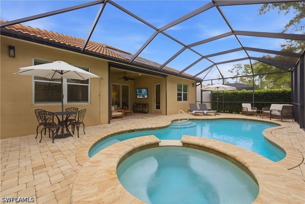7932 Princeton Dr, Naples