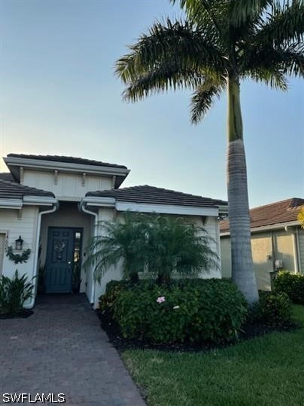 14607 Topsail Dr, Naples