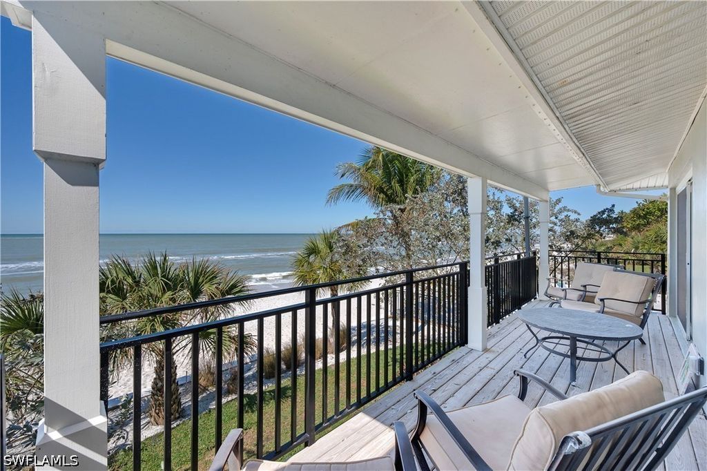 1065 Gulf Shore Blvd N 201, Naples