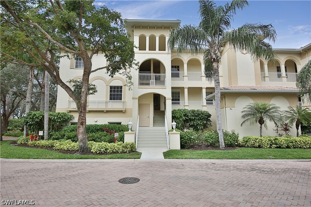 837 Sailaway Ln 202, Naples