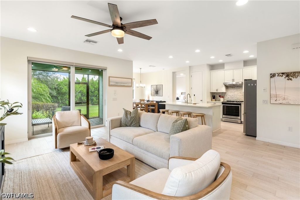 14520 Topsail Dr, Naples