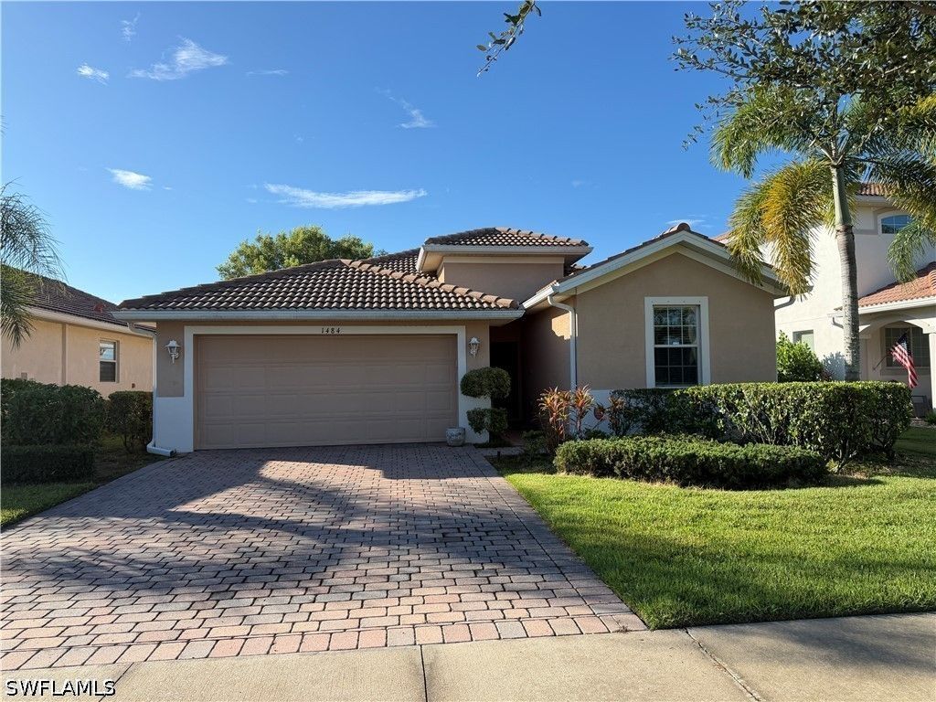1484 Birdie Dr, Naples