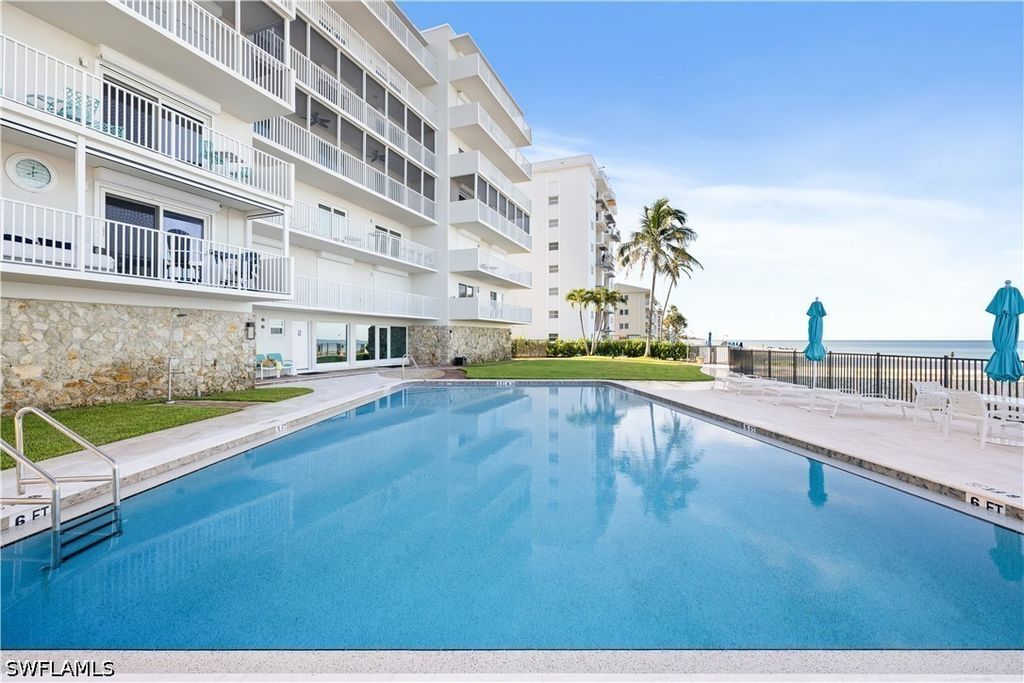 1977 Gulf Shore Blvd N 504, Naples