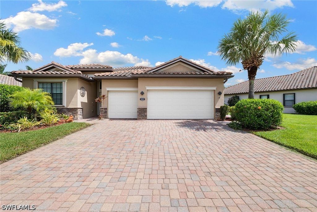3837 Ruby Way, Naples