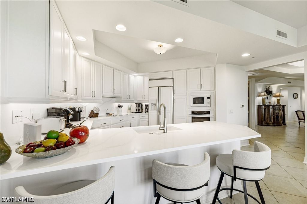 295 Grande Way 505, Naples