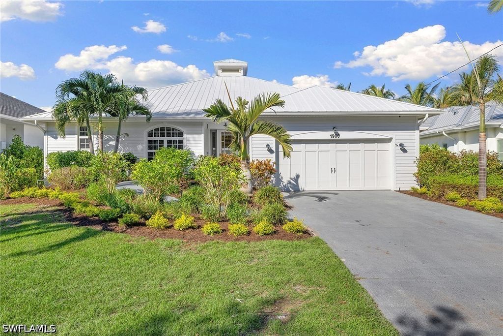 1900 Sandpiper St, Naples