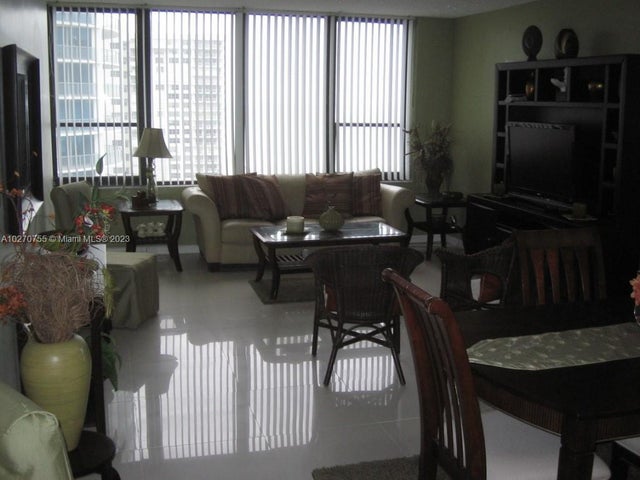 4 of 11 - 3505 S Ocean Dr 1111, Hollywood, FL