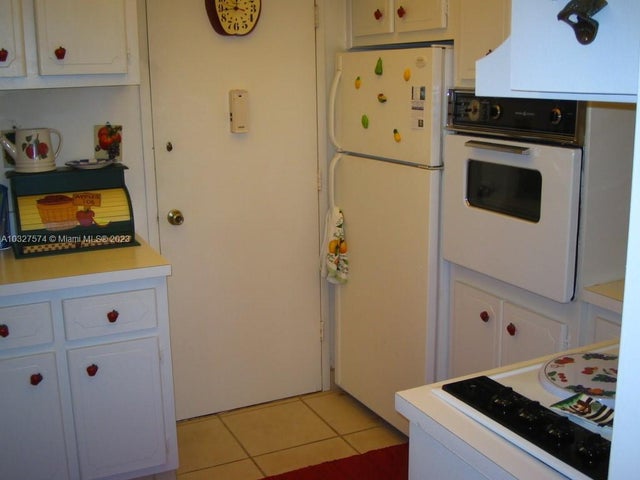 4 of 10 - 3505 S Ocean Dr 921, Hollywood, FL