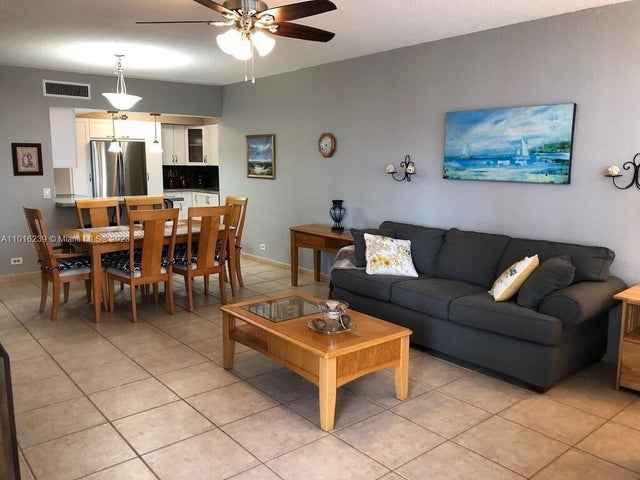 3 of 10 - 3505 S Ocean Dr 1115, Hollywood, FL