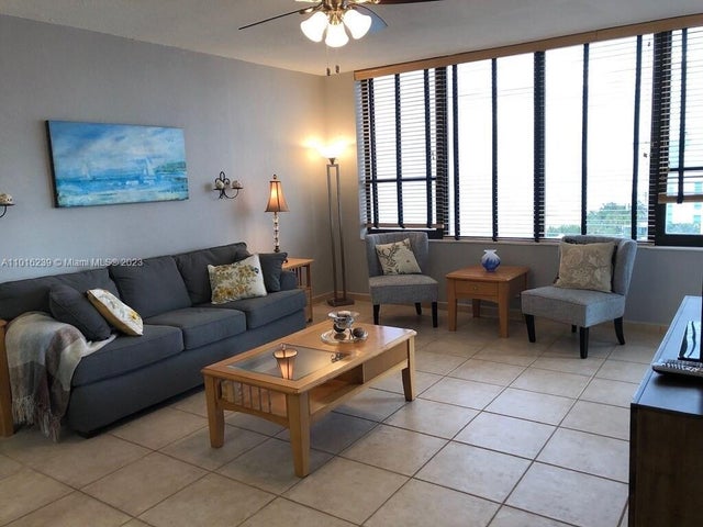 4 of 10 - 3505 S Ocean Dr 1115, Hollywood, FL