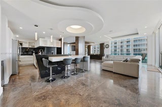 Photo of Listing #A11071195