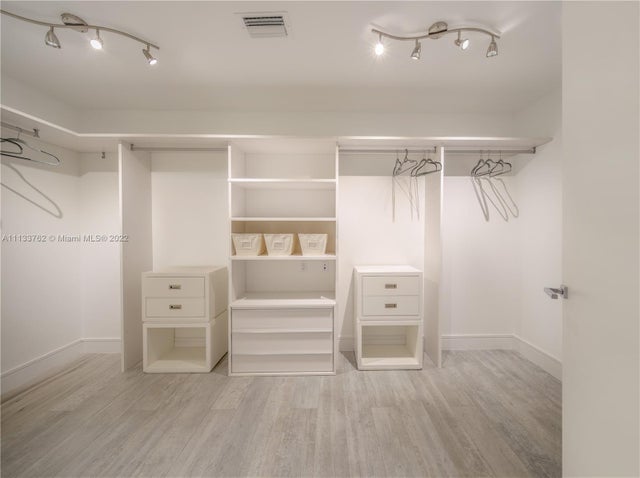 5 of 12 - 3300 Ne 188th St 315, Aventura, FL